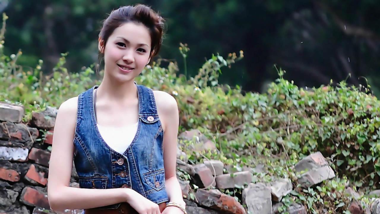 口袋妖怪黑2与XY，穿越时空的冒险之旅