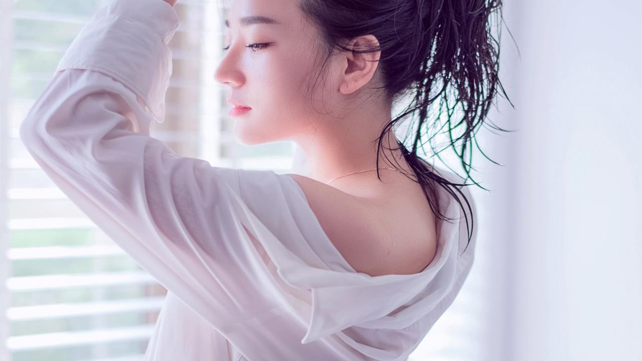 厳格クールな先生がアヘボテオチ:  クラスの平和を脅かす突拍子もない行動